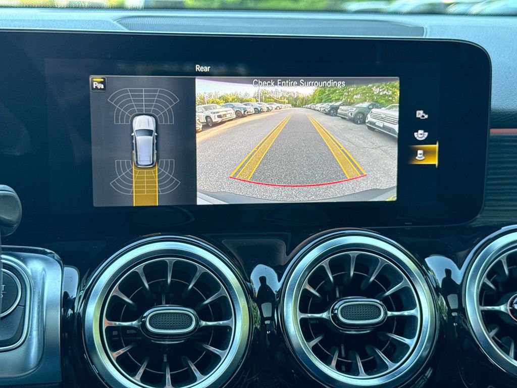 Used 2023 Mercedes-Benz EQB 300 4MATIC image 24