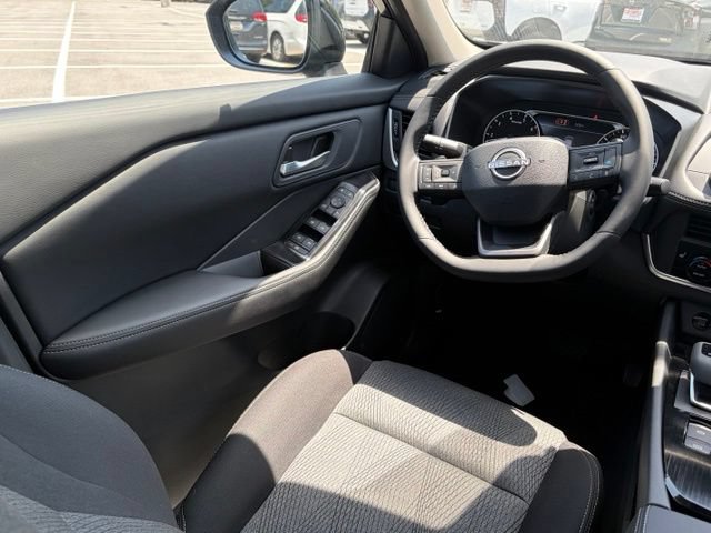 New 2026 Nissan Rogue SV w/ Cold Weather Package AWD/4WD image 32