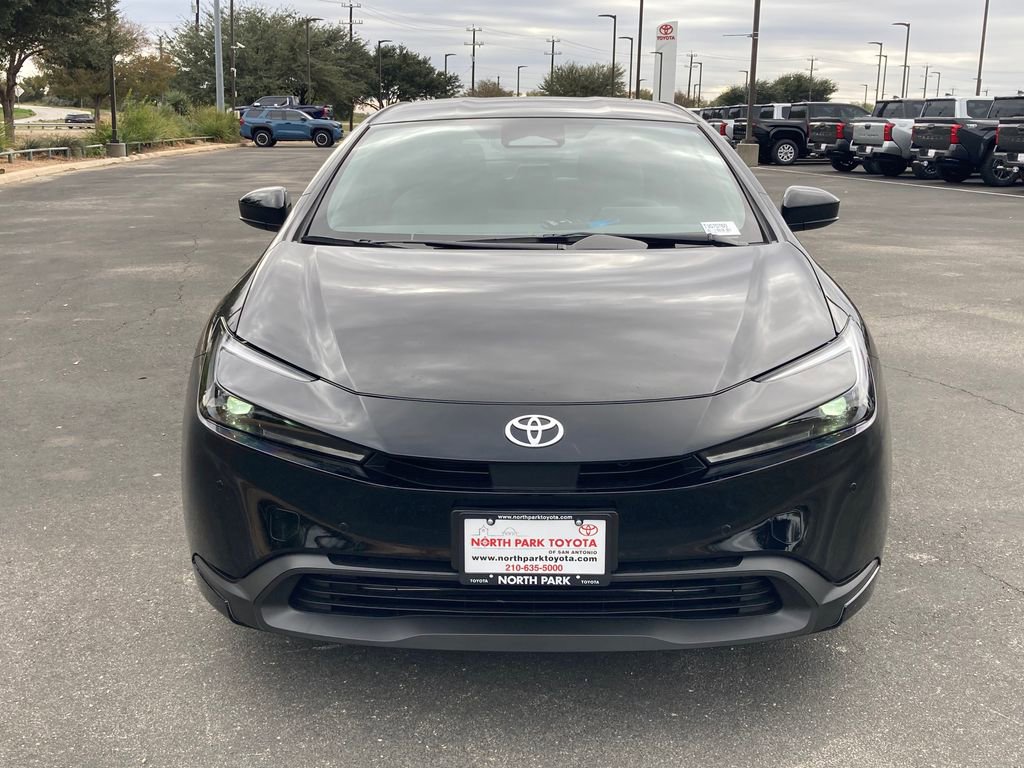 New 2026 Toyota Prius LE FWD image 2
