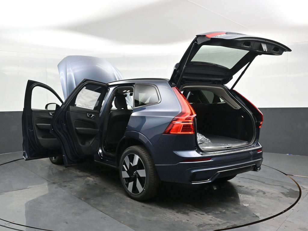 New 2025 Volvo XC60 T8 Plus w/ Protection Package Premier image 47