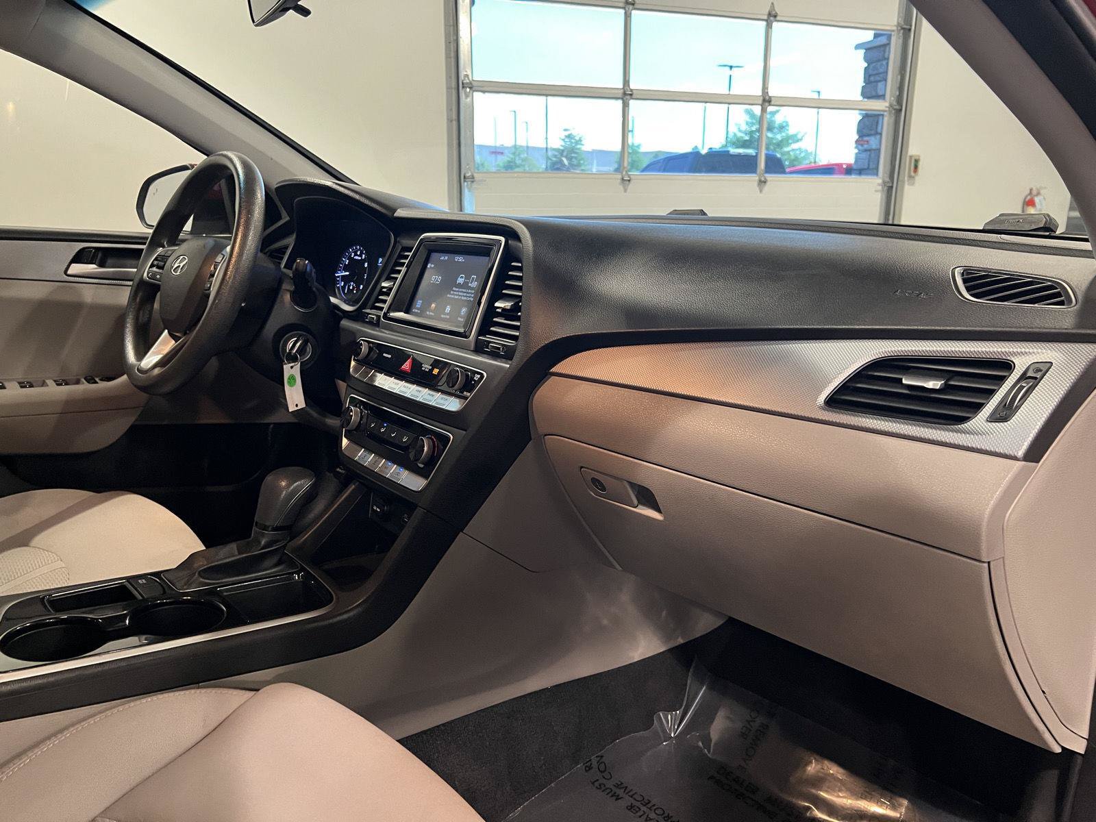 Used 2018 Hyundai Sonata SE FWD image 40