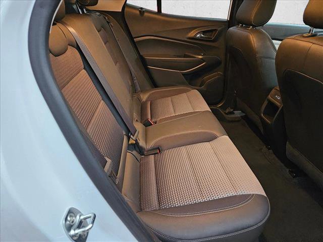 Used 2025 Chevrolet Trax LT FWD image 17
