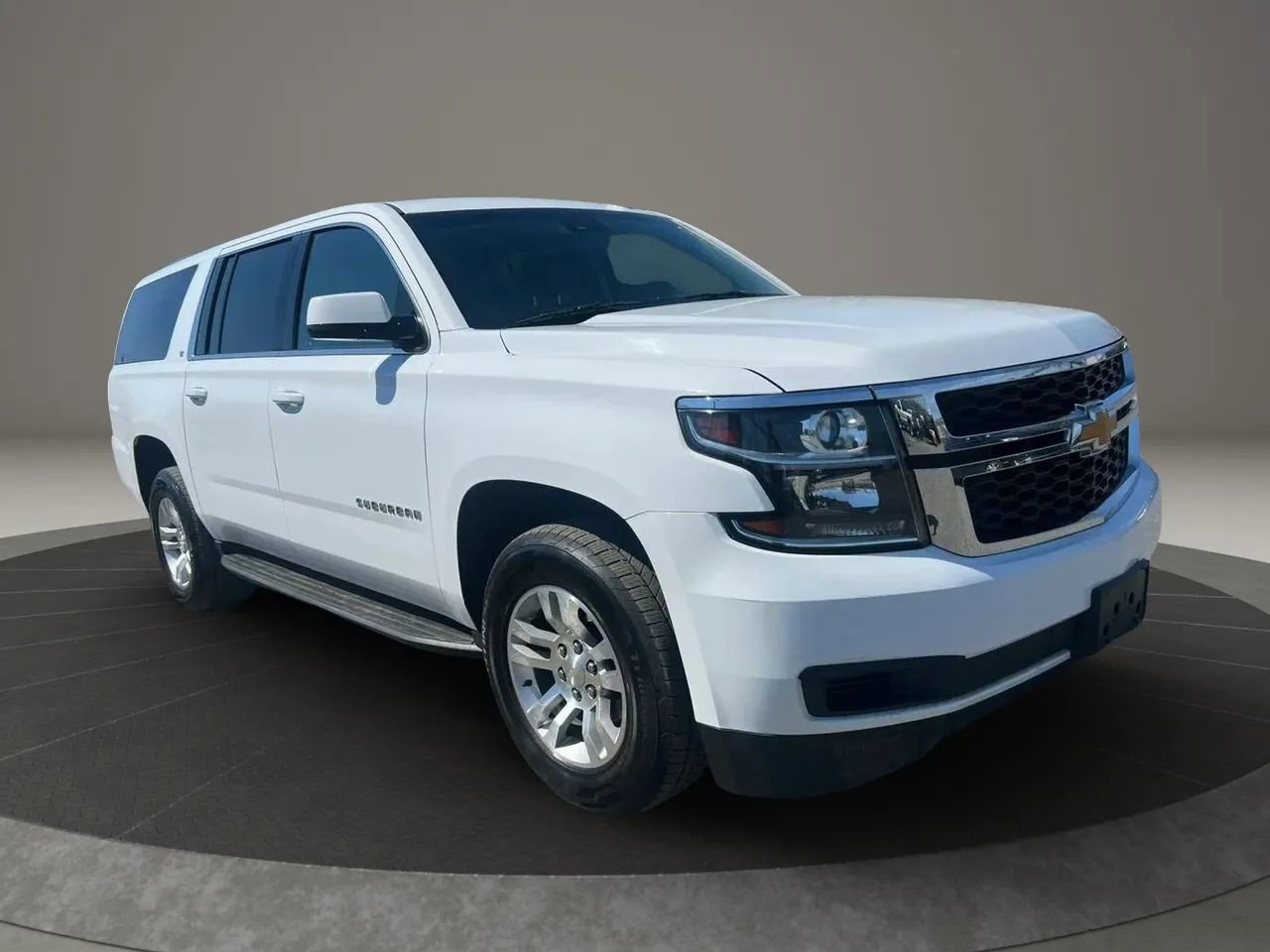 Used 2019 Chevrolet Suburban LT AWD/4WD image 3