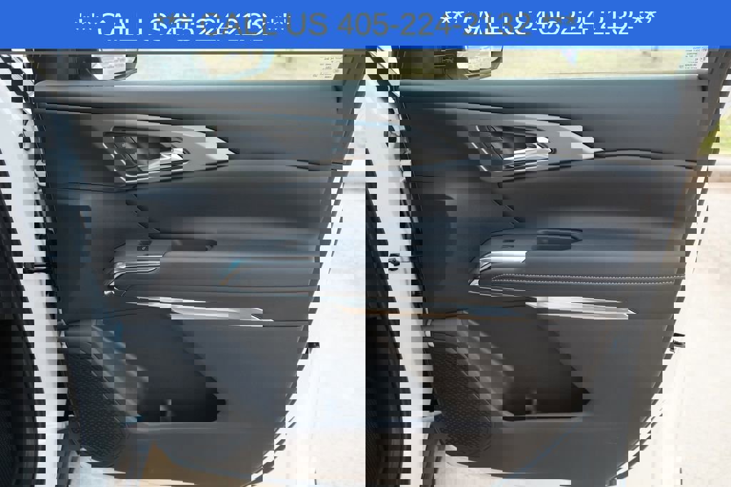 New 2026 Chevrolet Traverse LT image 18