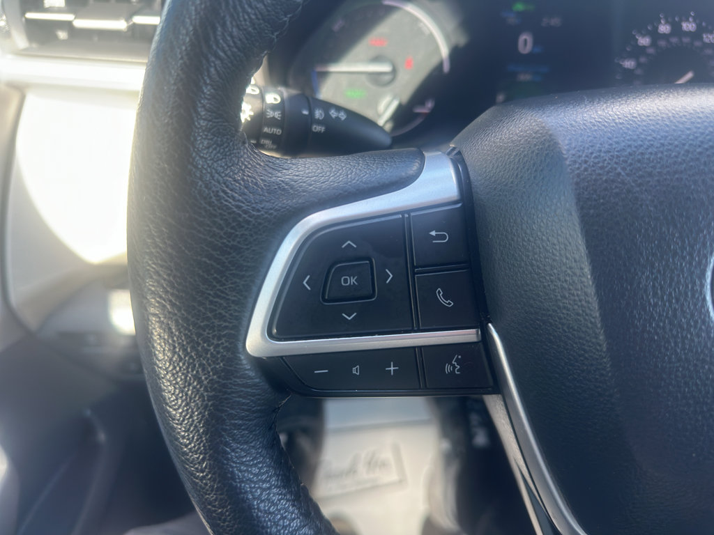 Used 2024 Toyota Sienna XLE FWD image 20