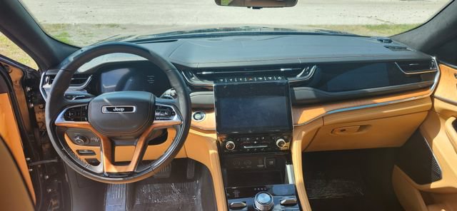 Used 2023 Jeep Grand Cherokee Summit AWD/4WD image 11