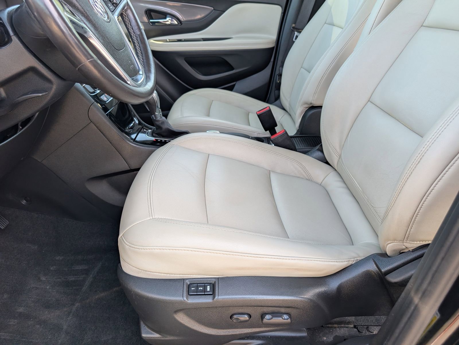 Used 2018 Buick Encore Essence image 15