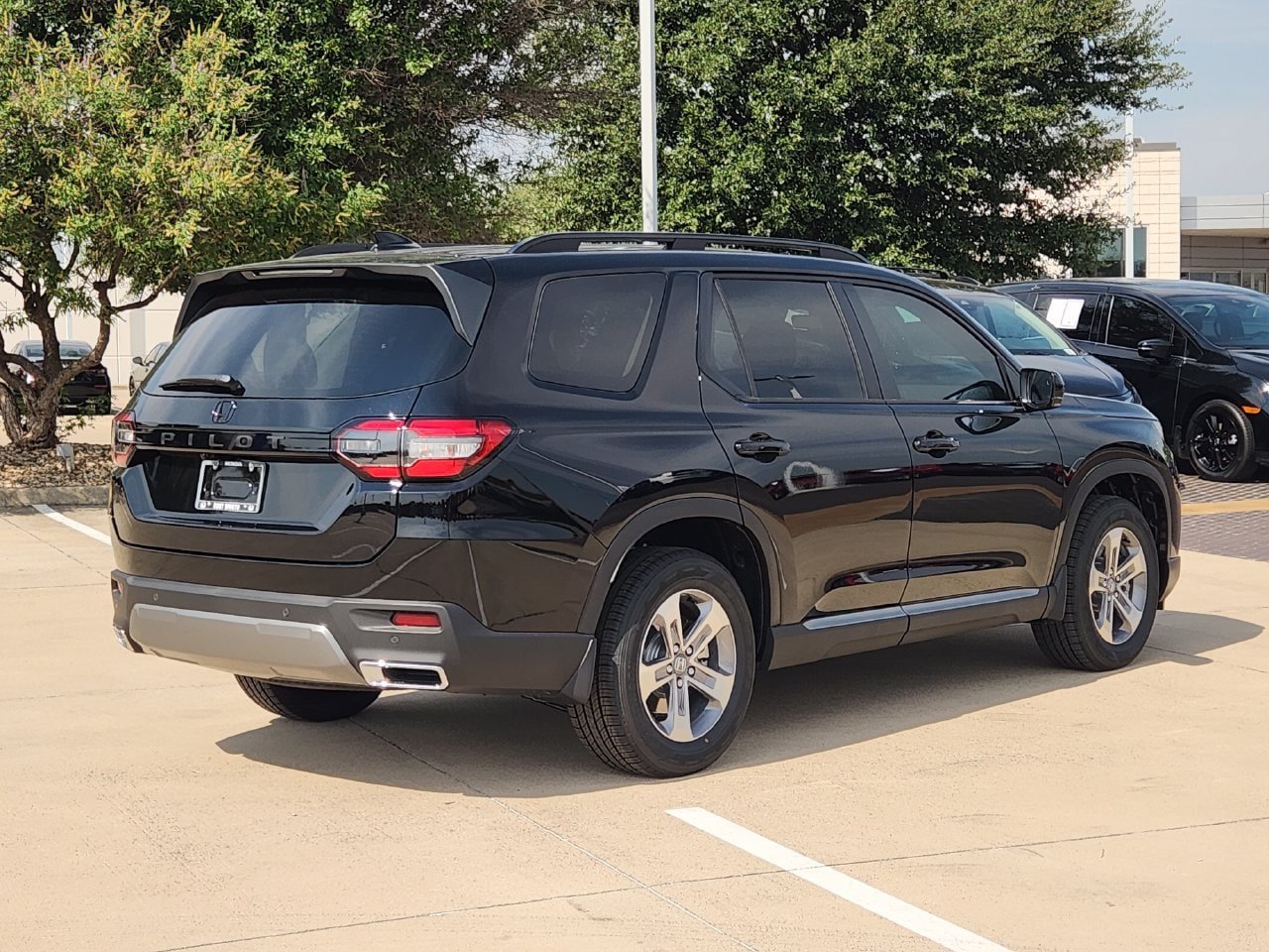New 2026 Honda Pilot EX-L image 3