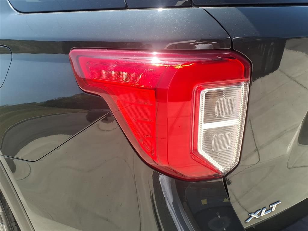 Used 2023 Ford Explorer XLT w/ Equipment Group 202A image 23