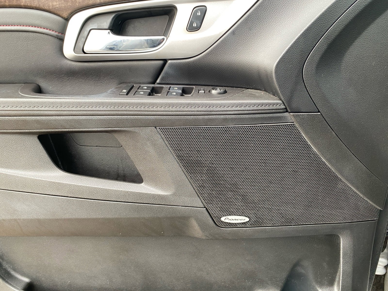 Used 2016 GMC Terrain Denali image 28