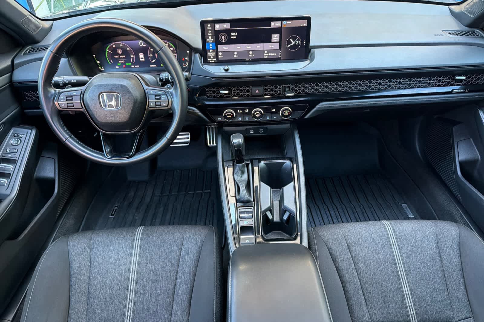 Used 2024 Honda Accord Sport image 3