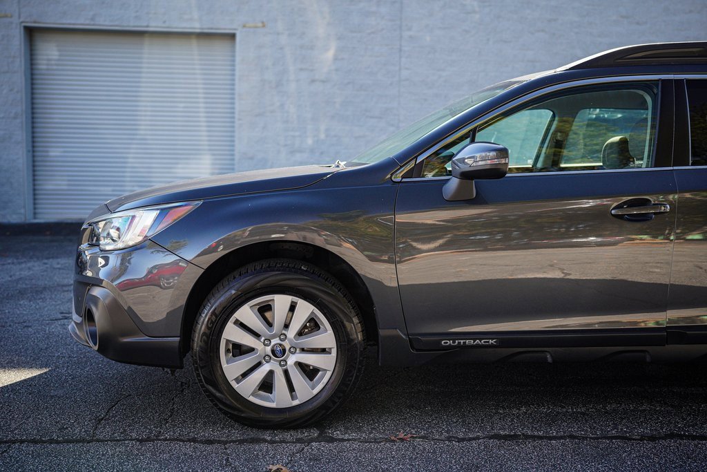 Used 2019 Subaru Outback 2.5i Premium image 10