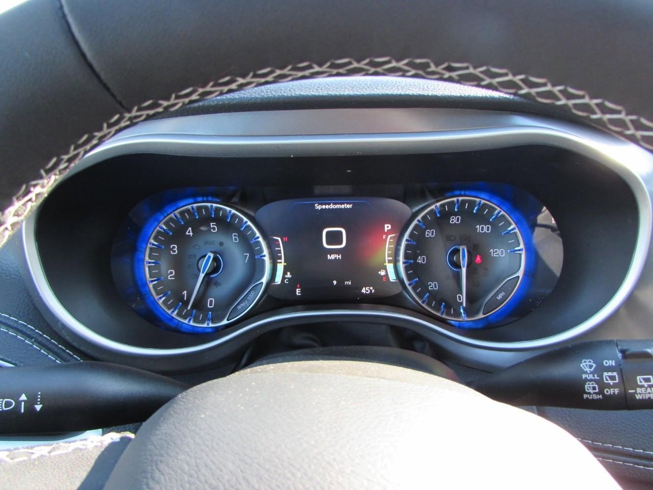 New 2026 Chrysler Pacifica Select image 17