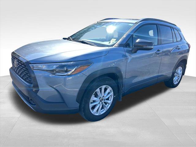 Certified 2025 Toyota Corolla Cross LE w/ Moonroof Package AWD/4WD image 1
