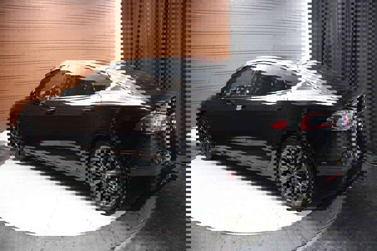 Used 2020 Tesla Model S Performance image 10