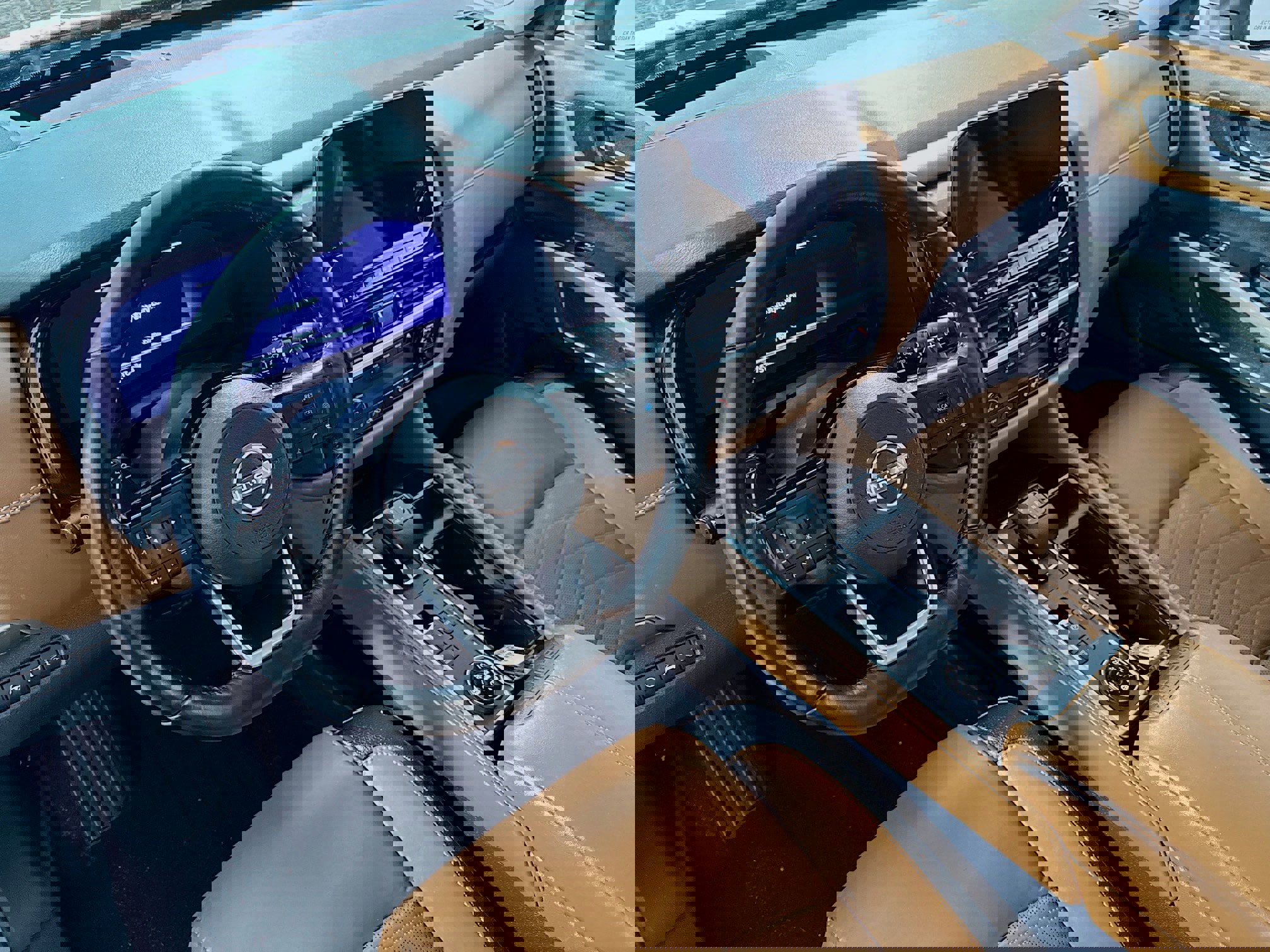 Used 2023 Nissan Pathfinder Platinum image 15