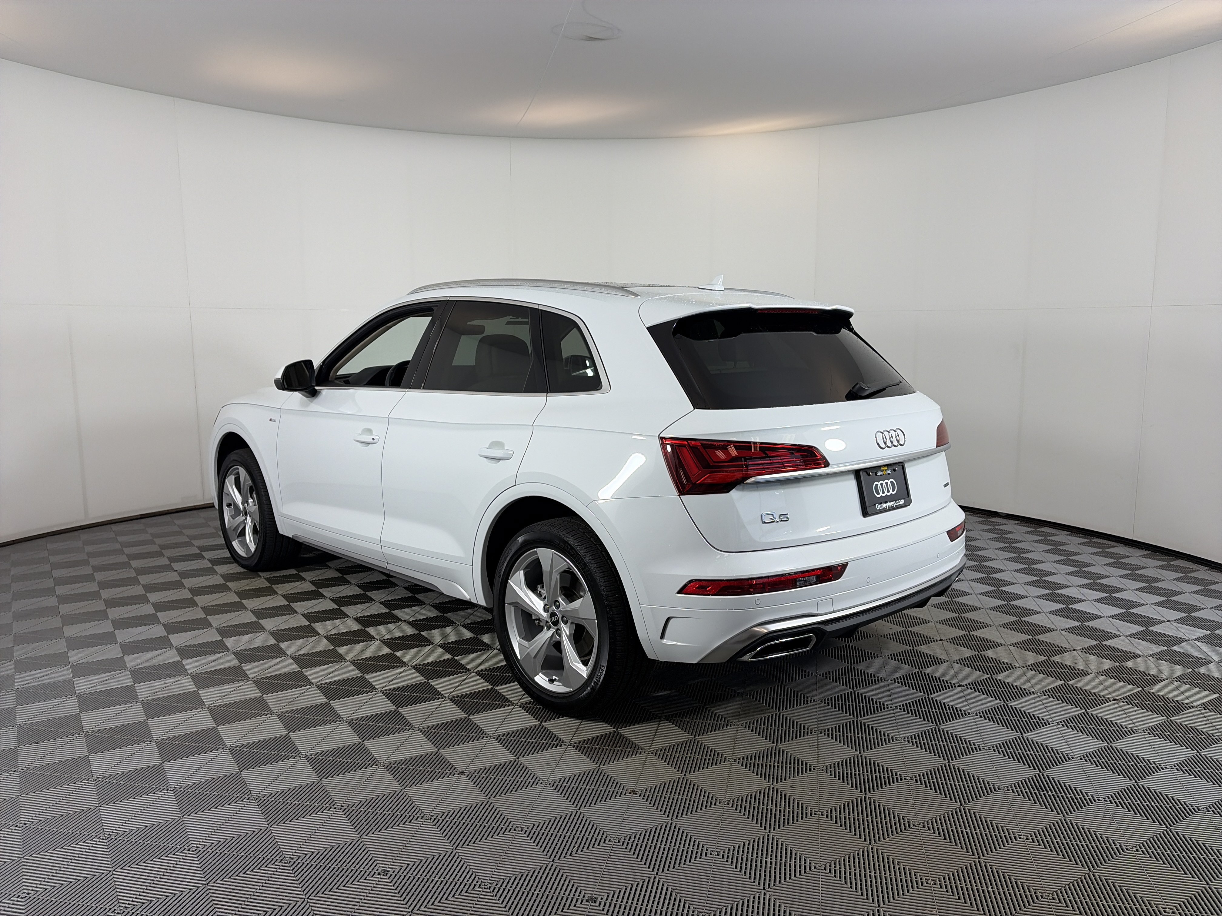 Certified 2022 Audi Q5 2.0T Premium Plus AWD/4WD image 8