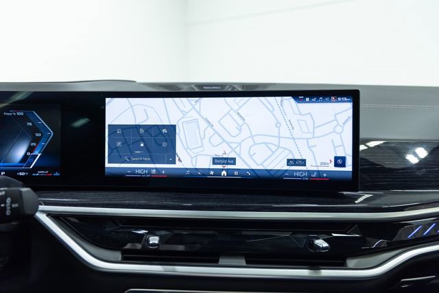 Certified 2025 BMW X7 M60i image 17