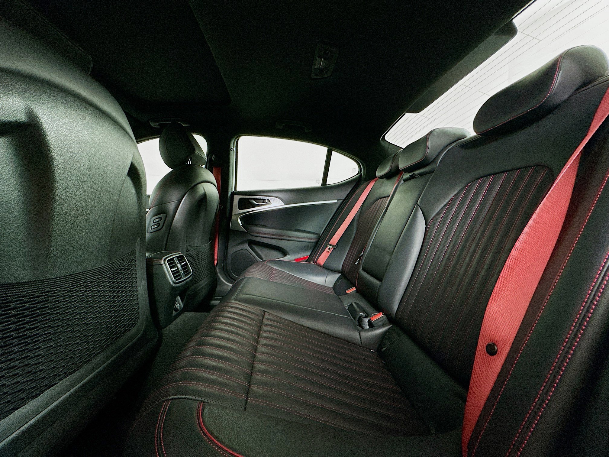 Used 2023 Genesis G70 2.0T w/ Sport Prestige Package image 29