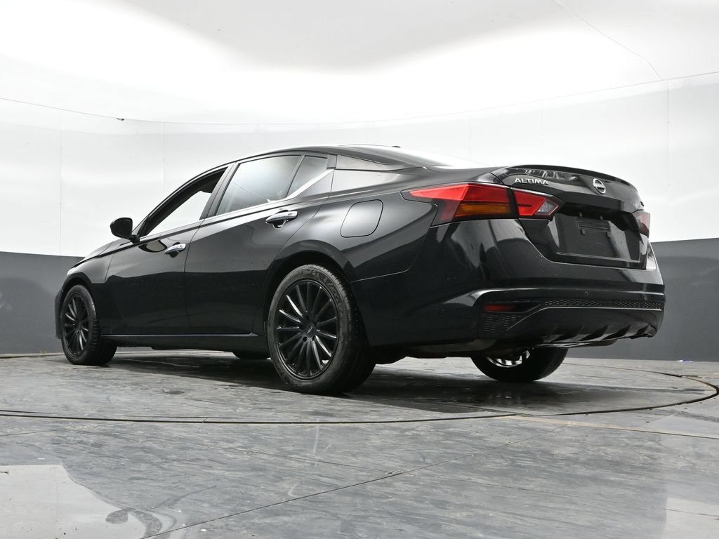 Used 2023 Nissan Altima 2.5 SV FWD image 45