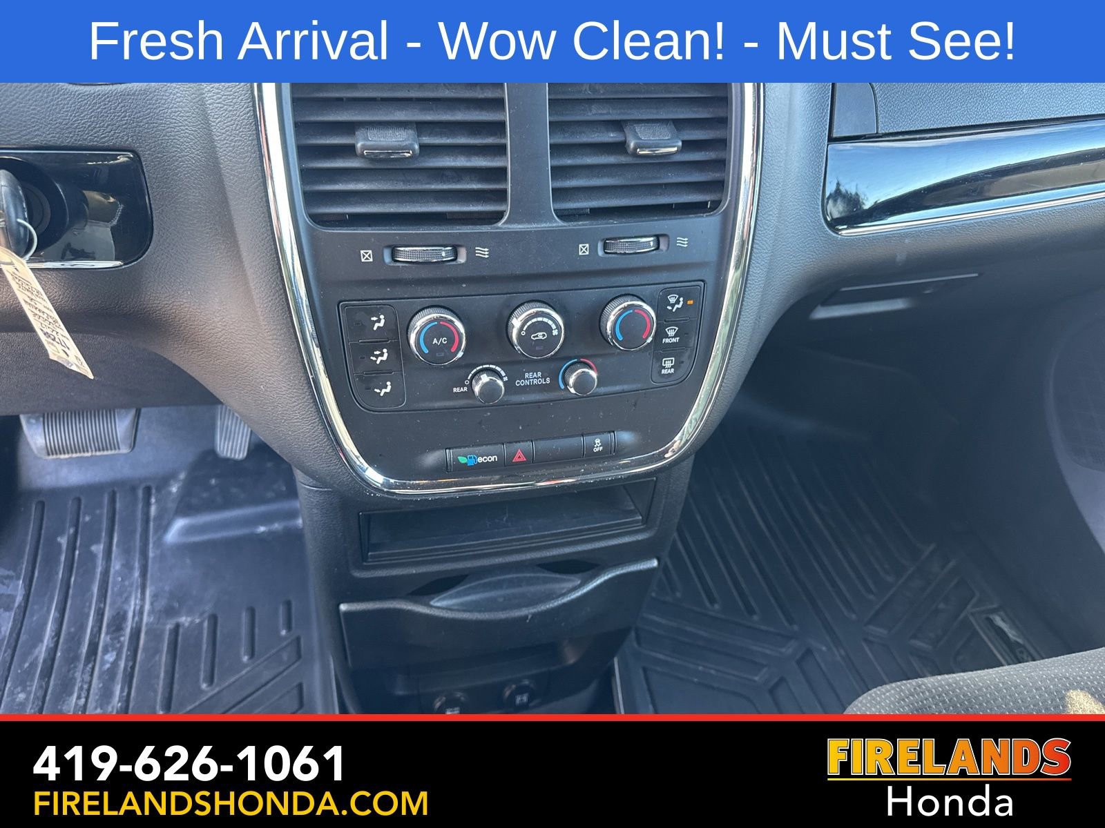 Used 2017 Dodge Grand Caravan SE image 25