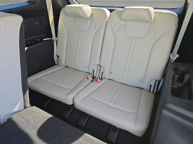 Used 2024 Kia Sorento S w/ Panoramic Sunroof Package image 17