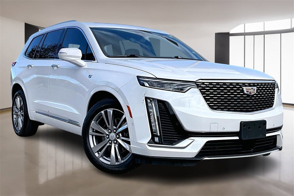 Used 2022 Cadillac XT6 Premium Luxury w/ Technology Package image 11