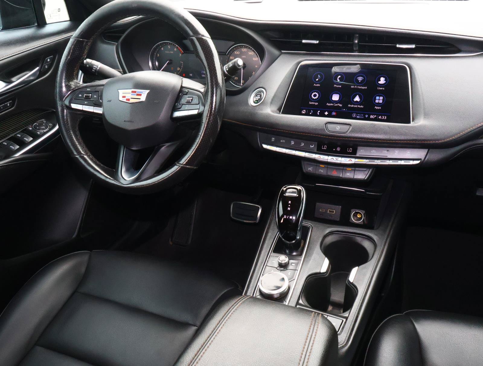 Used 2022 Cadillac XT4 Sport w/ Enhanced Visibility Package FWD image 9