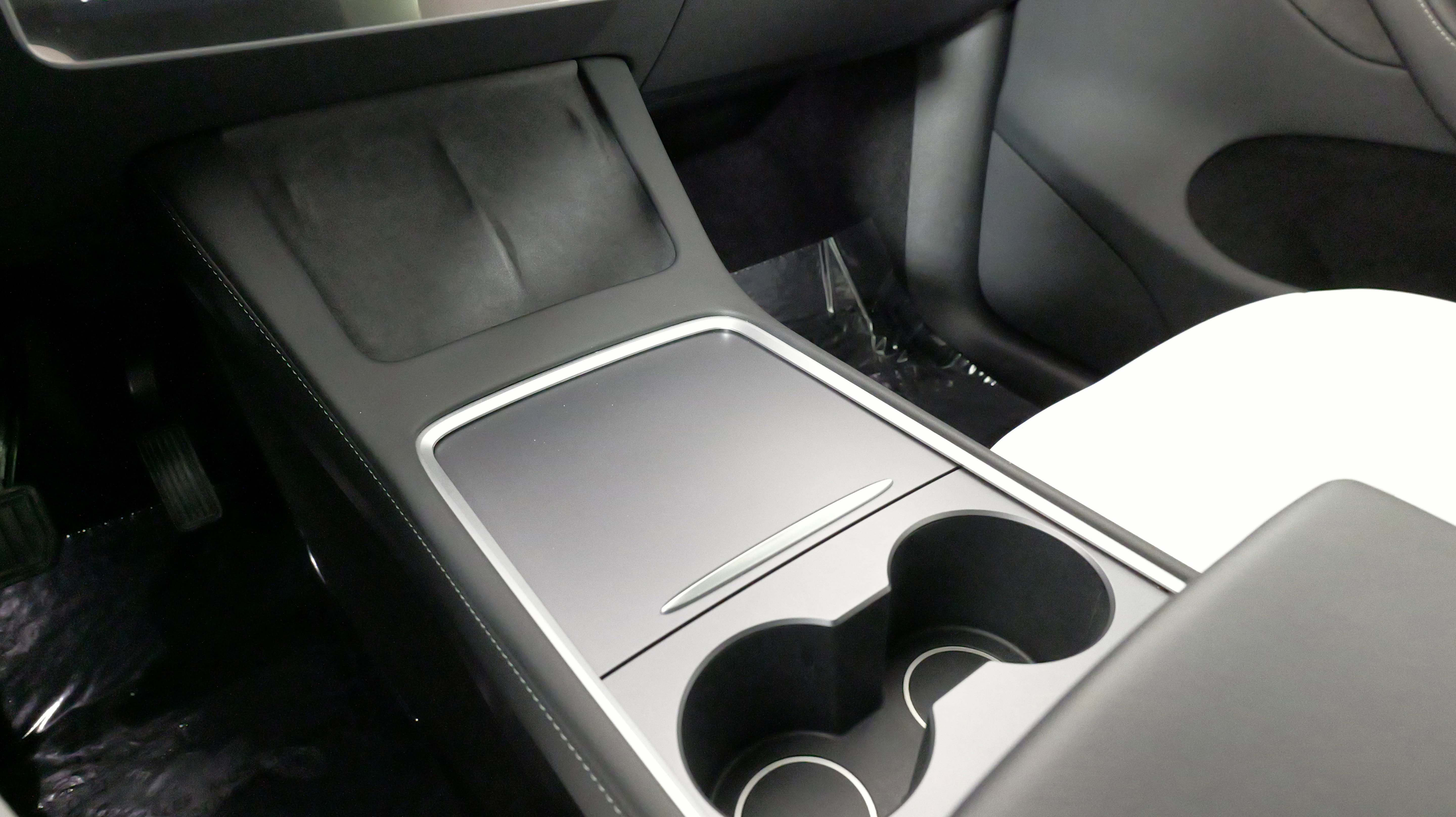 Used 2024 Tesla Model Y Long Range image 49