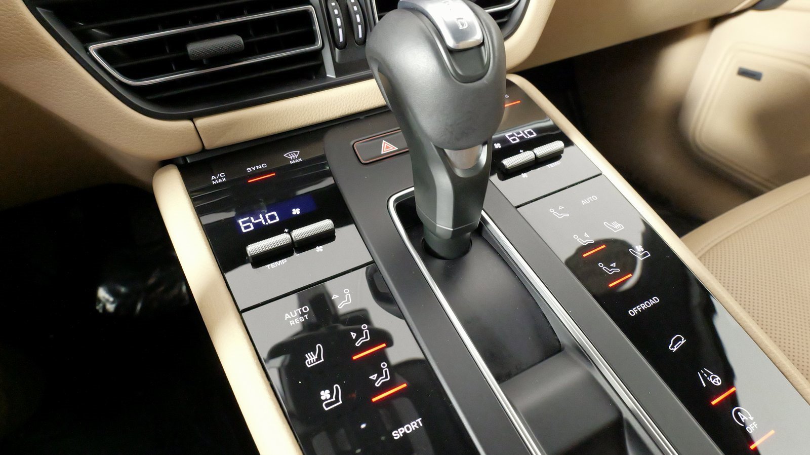 Used 2025 Porsche Macan image 67