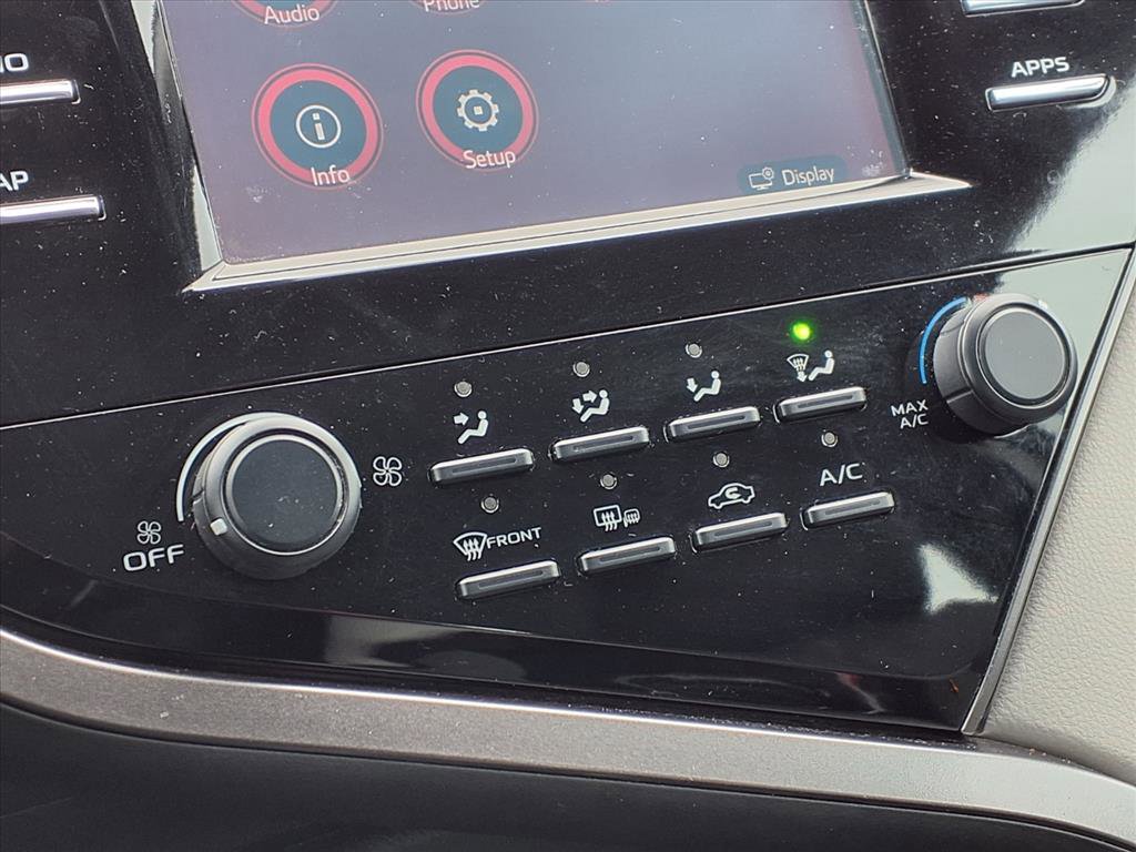 Used 2019 Toyota Camry LE image 13