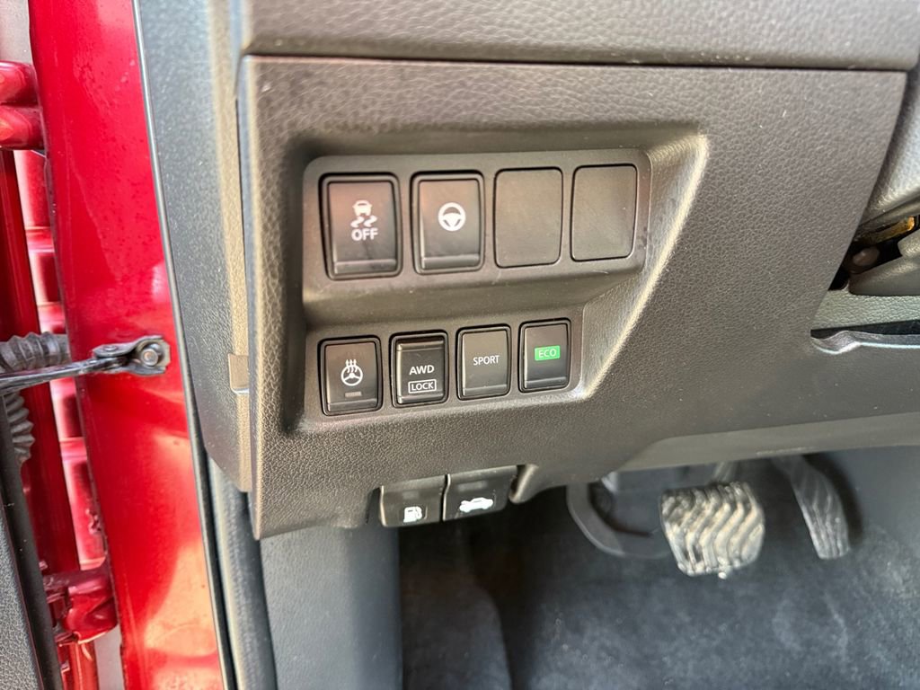 Used 2022 Nissan Rogue Sport SV w/ Technology Package image 29