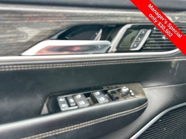 Used 2022 Jeep Wagoneer Series II w/ Premium Group I AWD/4WD image 13
