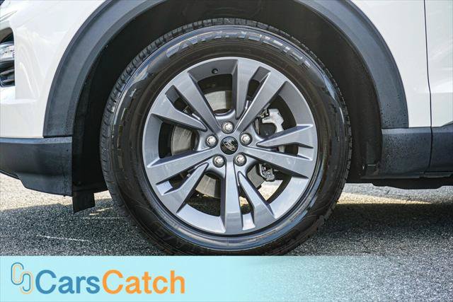 Used 2023 Ford Explorer XLT w/ Equipment Group 202A RWD image 16