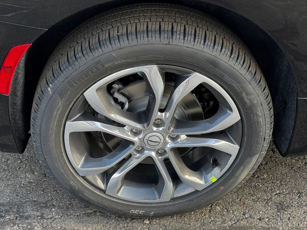 New 2026 Chrysler Pacifica Pinnacle w/ Trailer Tow Group AWD/4WD image 12