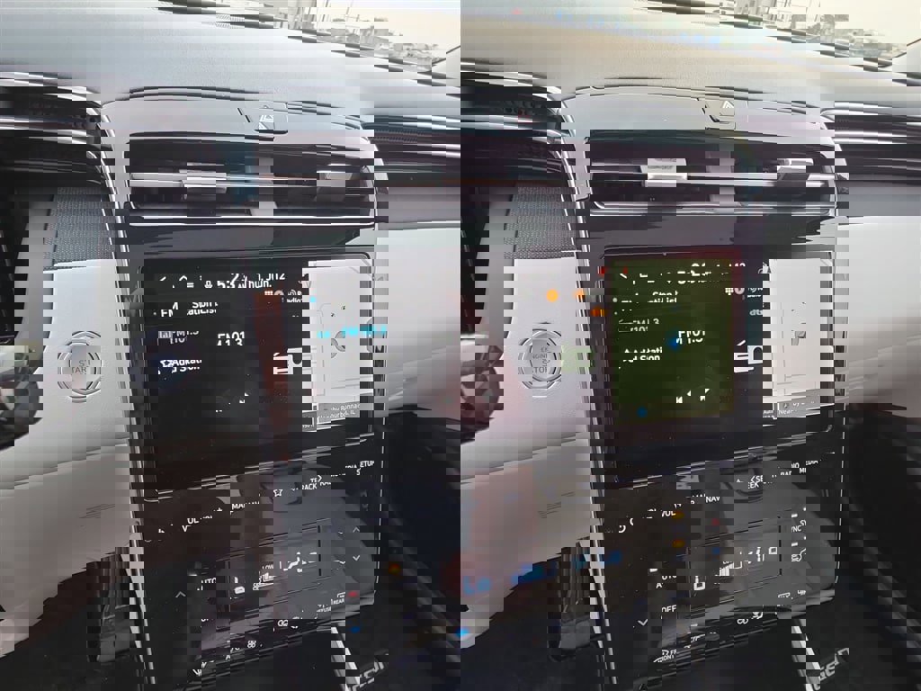 Used 2022 Hyundai Tucson Limited w/ Cargo Package image 12