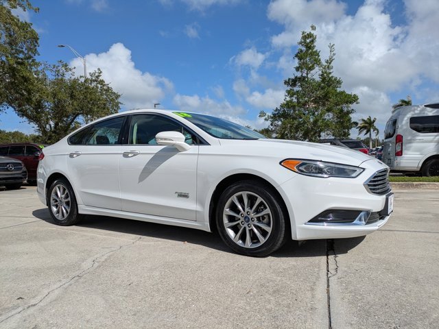 Certified 2018 Ford Fusion Energi SE image 2