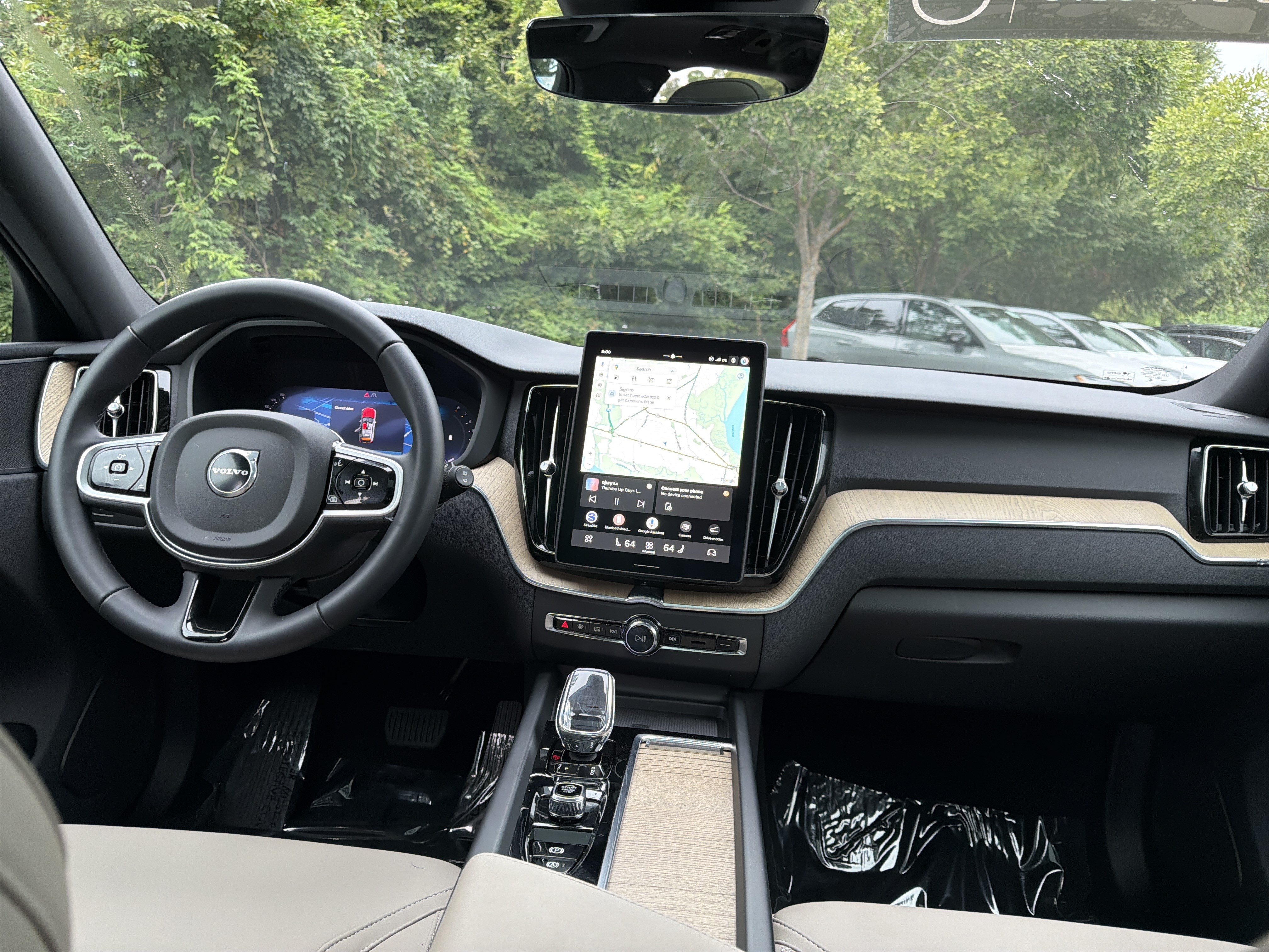 Certified 2026 Volvo XC60 B5 Core AWD/4WD image 32