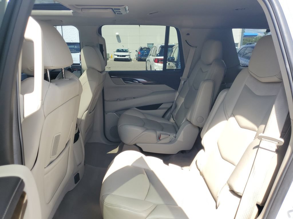 Used 2018 Cadillac Escalade Premium Luxury AWD/4WD image 14