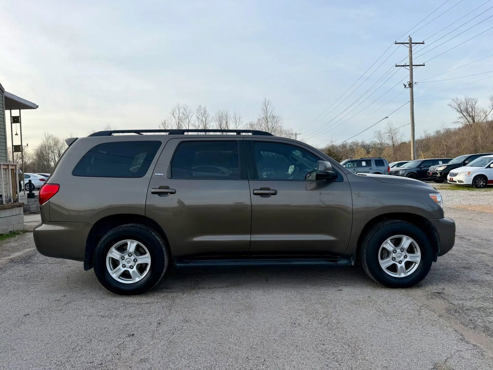 Used 2013 Toyota Sequoia SR5 w/ Premium Pkg image 4