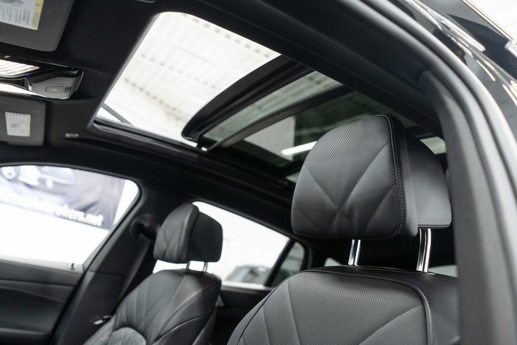 Used 2025 BMW X6 xDrive40i w/ Climate Comfort Package image 8