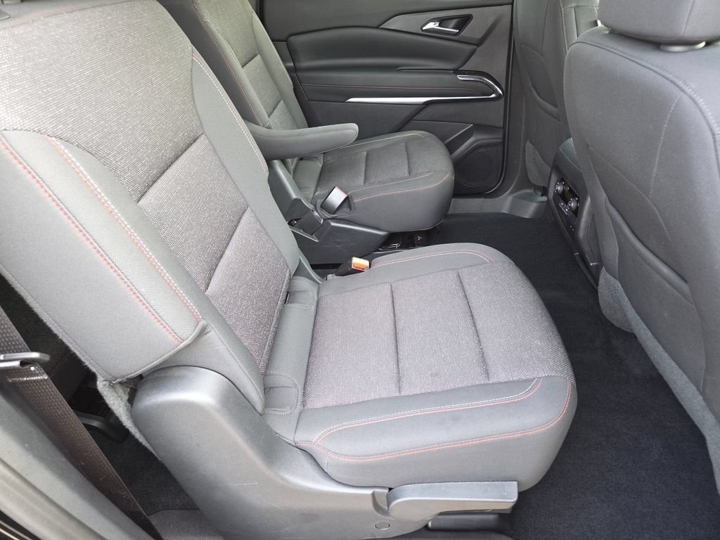 Used 2024 Chevrolet Traverse Z71 w/ LPO, Floor Liner Package AWD/4WD image 29