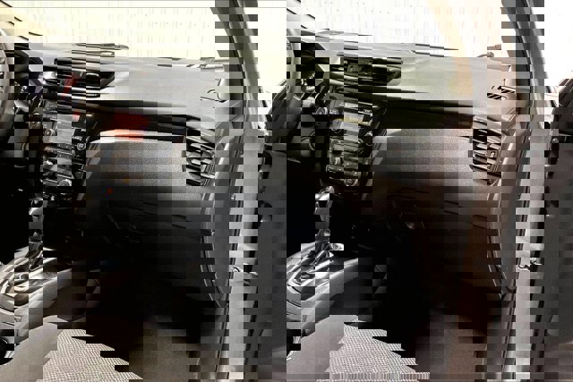 Used 2018 Nissan Rogue Sport SV image 16