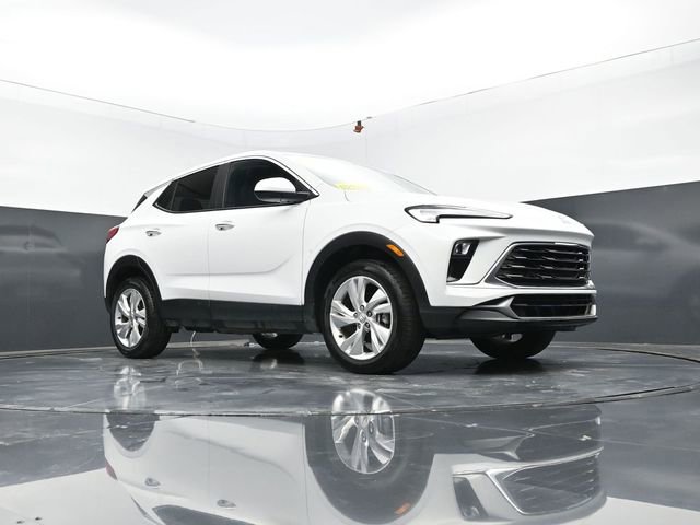 Used 2025 Buick Encore GX Preferred AWD/4WD image 46