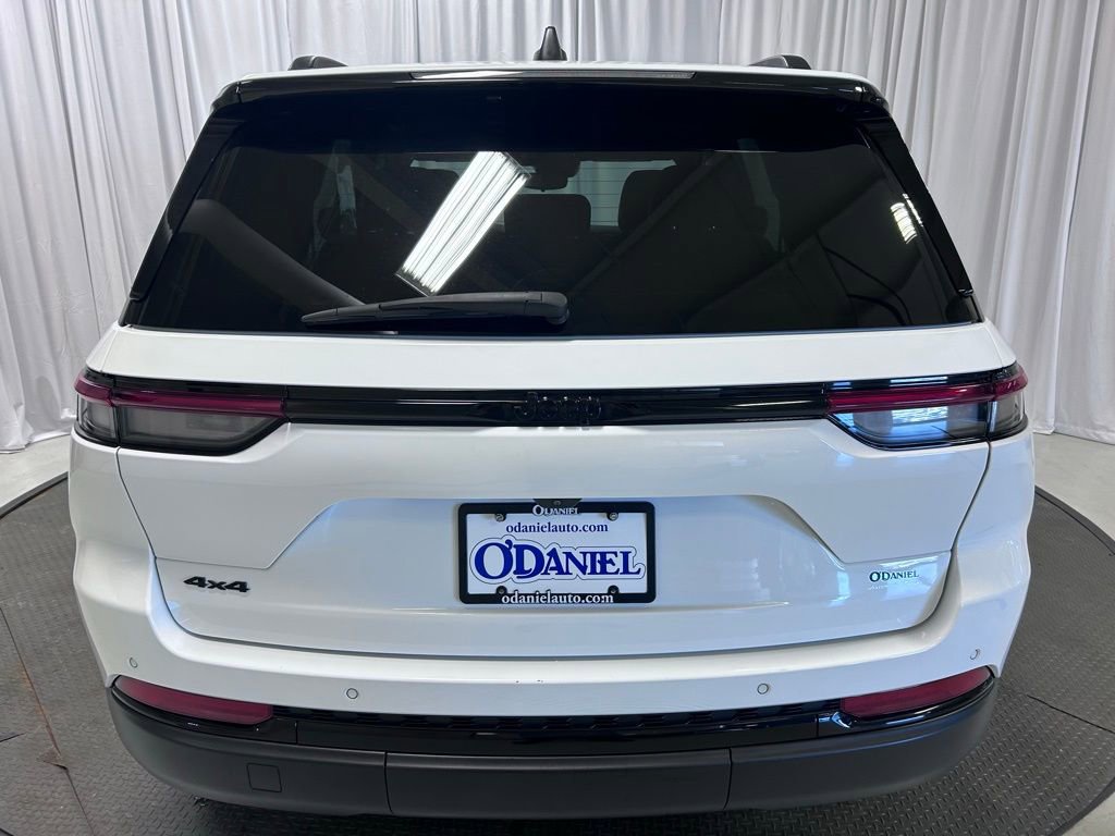 Used 2022 Jeep Grand Cherokee Altitude image 27