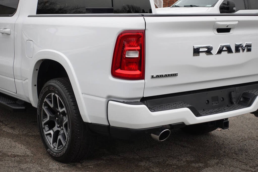 Used 2025 RAM 1500 Laramie w/ Sport Appearance Package AWD/4WD image 12