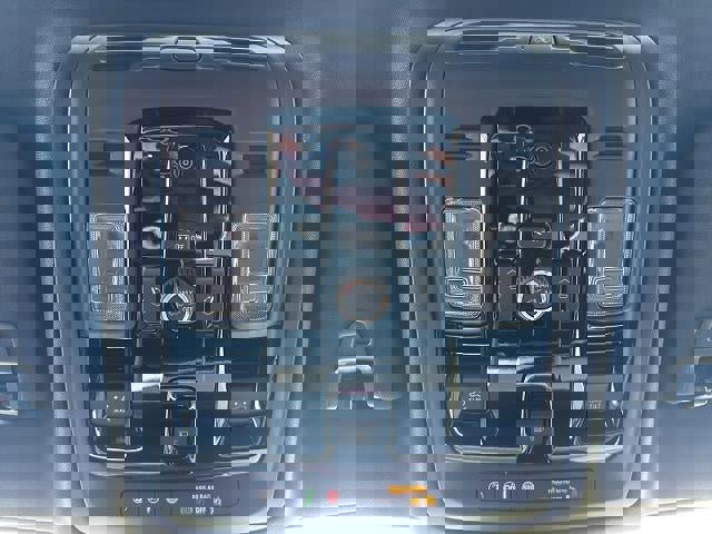 Certified 2025 Cadillac Escalade ESV Premium Luxury w/ Touring Package AWD/4WD image 37