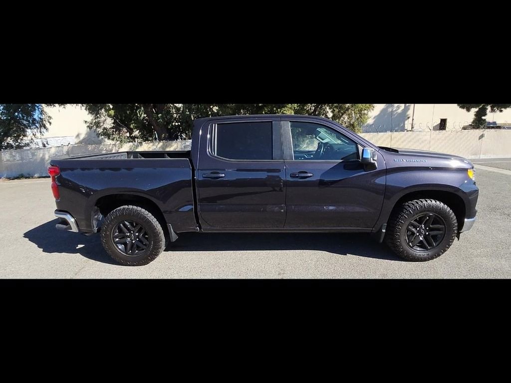 Used 2024 Chevrolet Silverado 1500 LT RWD image 8