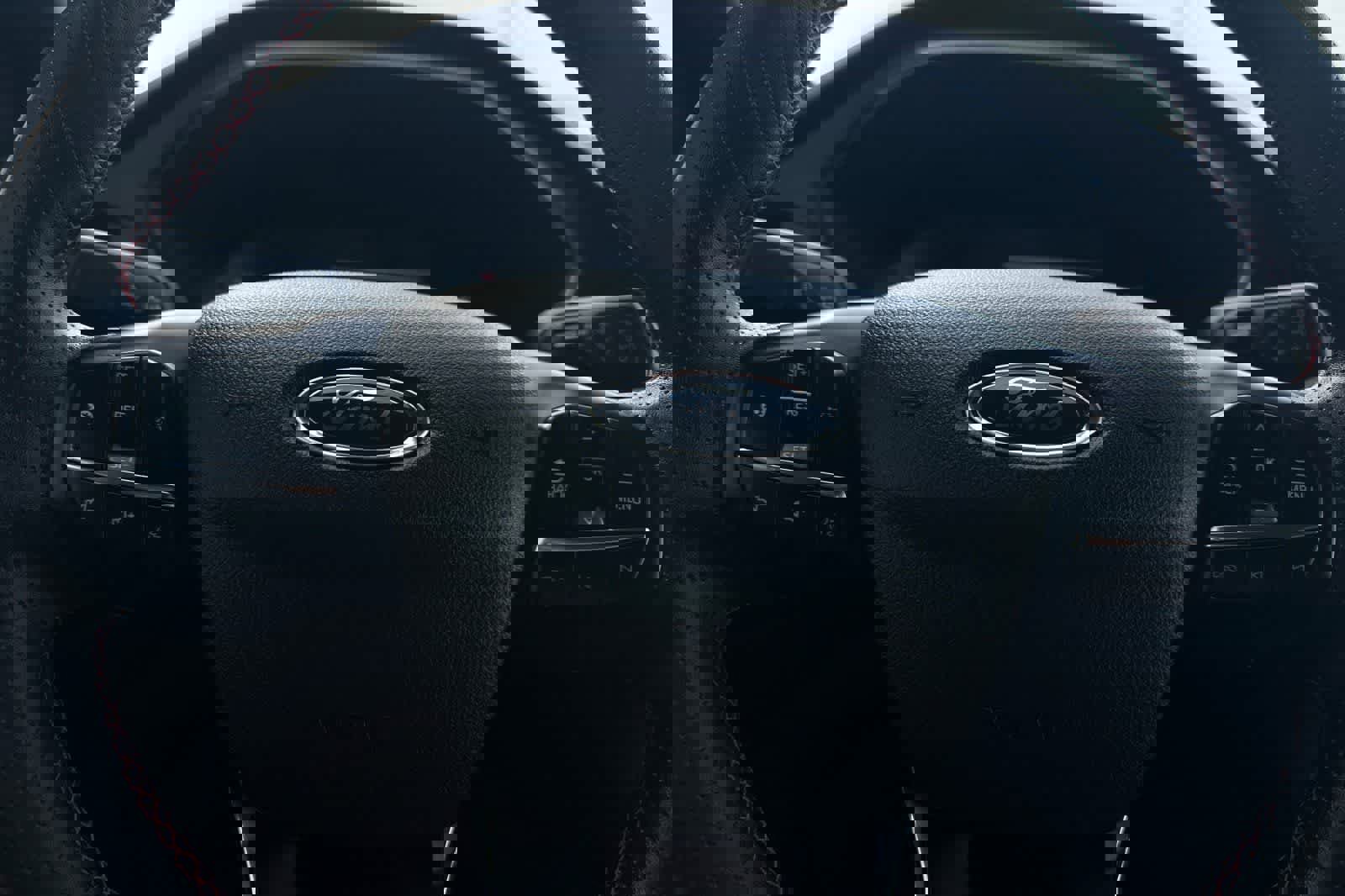 Used 2025 Ford Escape ST-Line image 30