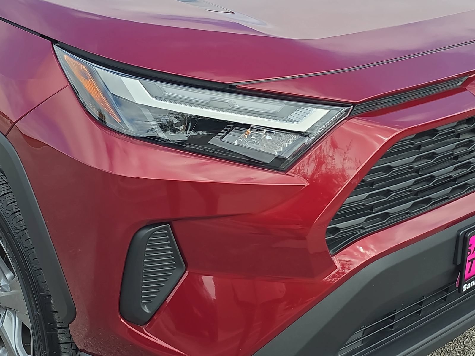 Used 2025 Toyota RAV4 LE AWD/4WD image 27